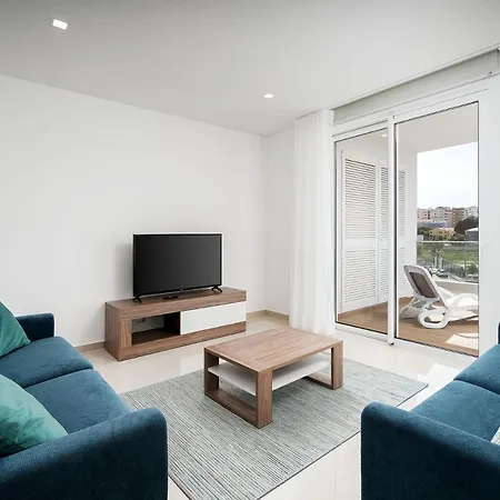 Modern And Cozy Close To Downtown Apartment Lagos